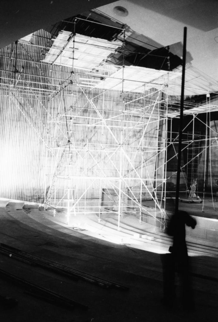 Negativos fotográficos: Reacondicionamiento de salas.    